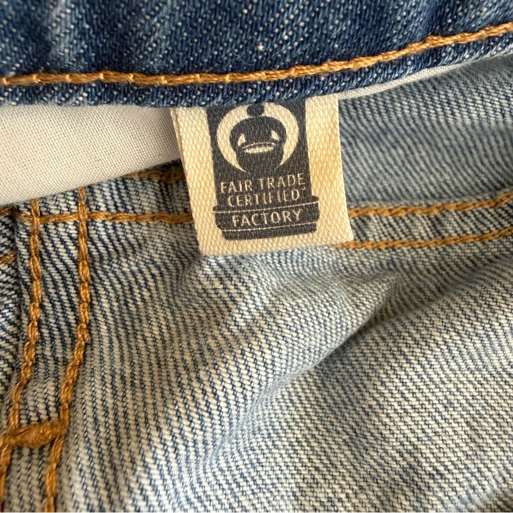 Wild Fable Womens Size 6 Blue Denim Mom Shorts Happy Embroidery - Picture 11 of 16